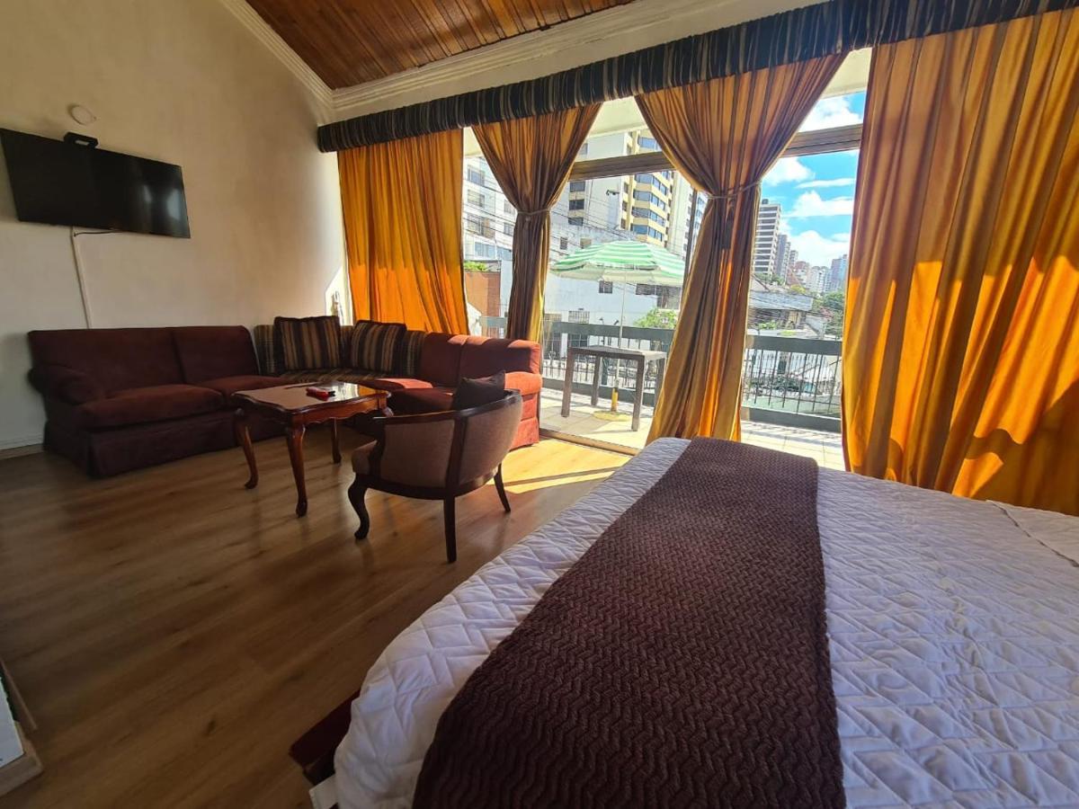 Suites & Hotel Gonzalez Suarez Кито Экстерьер фото